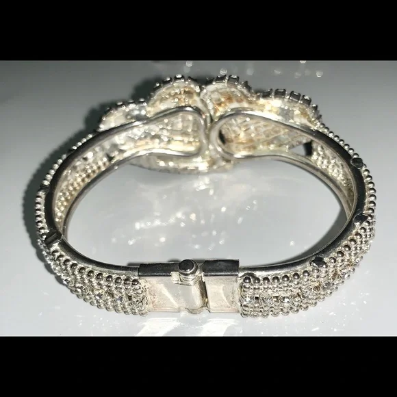 Vintage rhinestone hearts clamper cuff bracelet - Picture 2 of 2